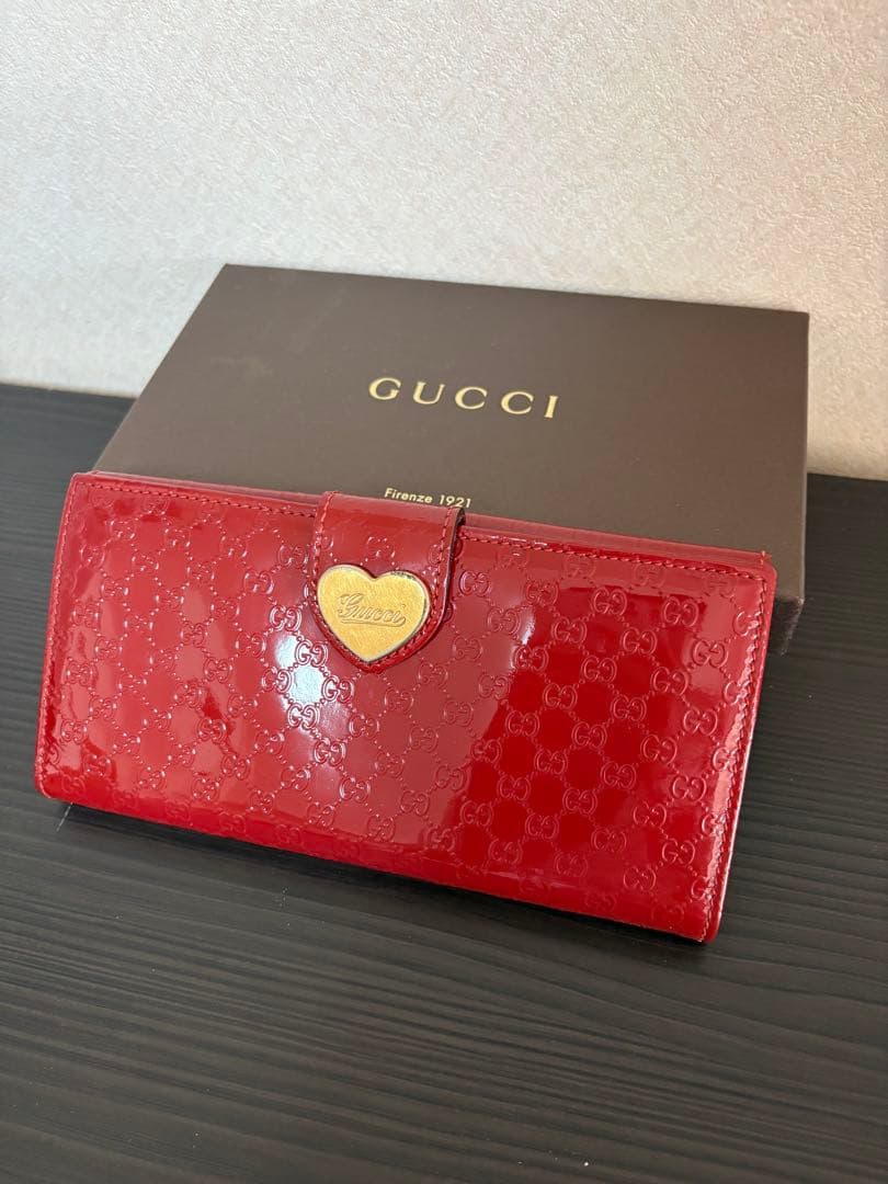 GUCCI エナメル長財布 赤