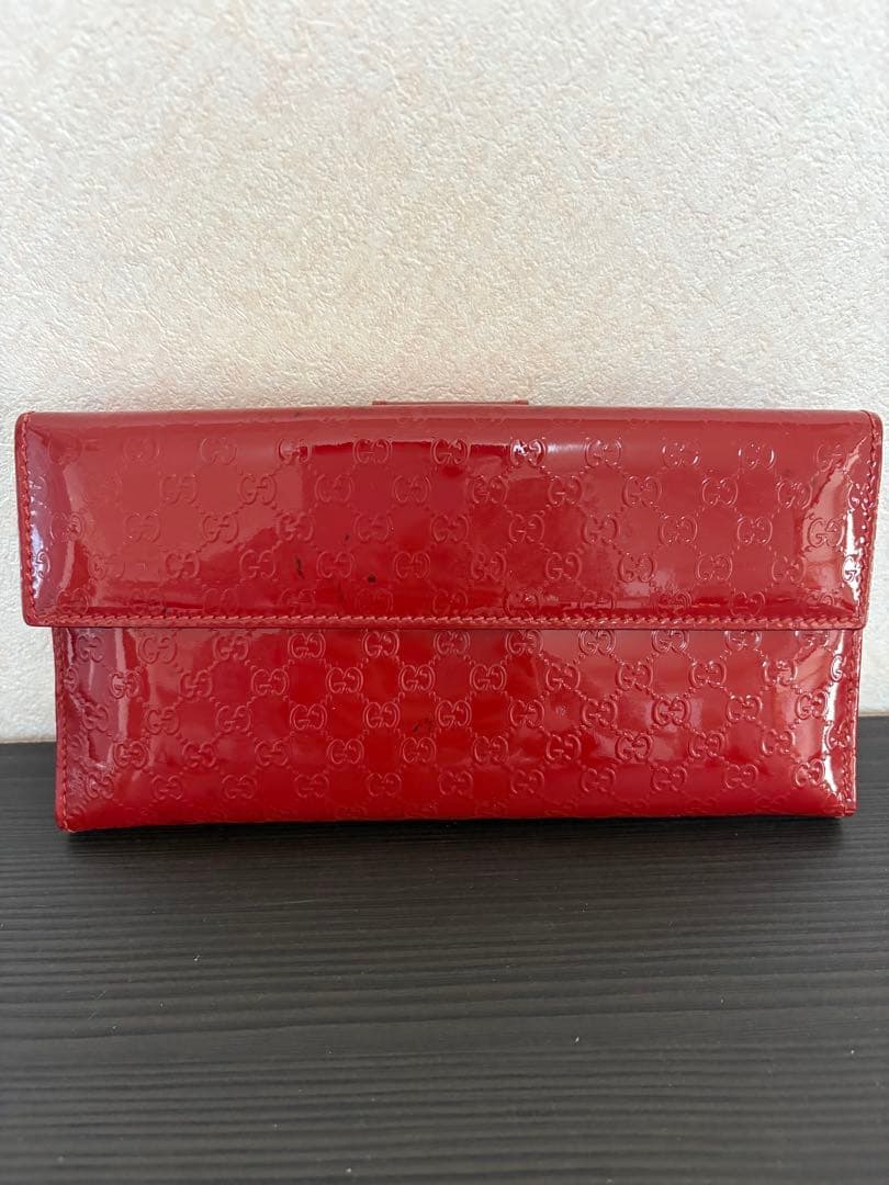 GUCCI エナメル長財布 赤