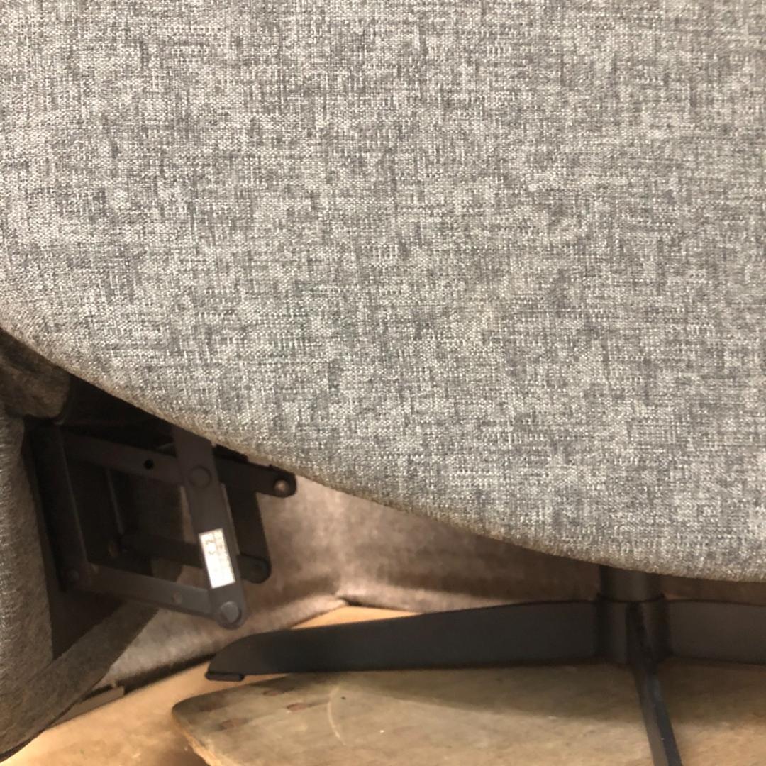 超美品　リクライニングチェア　フットレスト連動　コンパクトサイズ