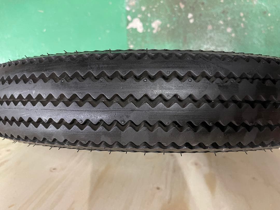 グラストラッカーフロントホイール Firestone