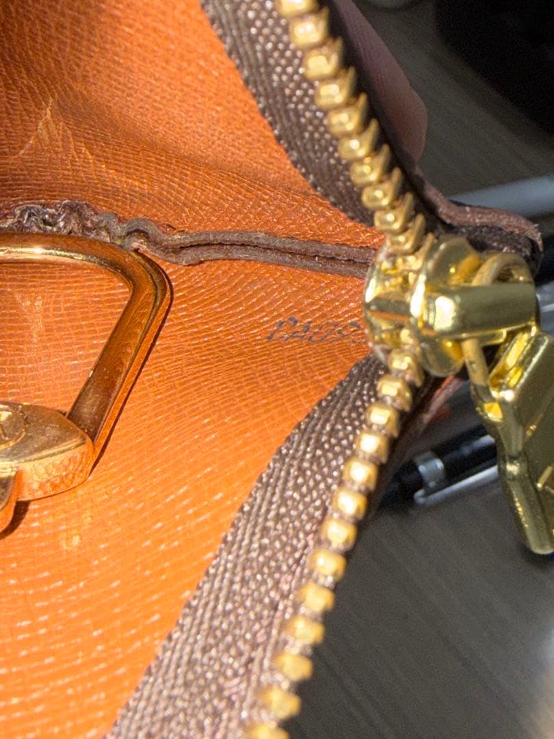 LOUIS VUITTON ヴィトン　ポシェットクレ　ケース