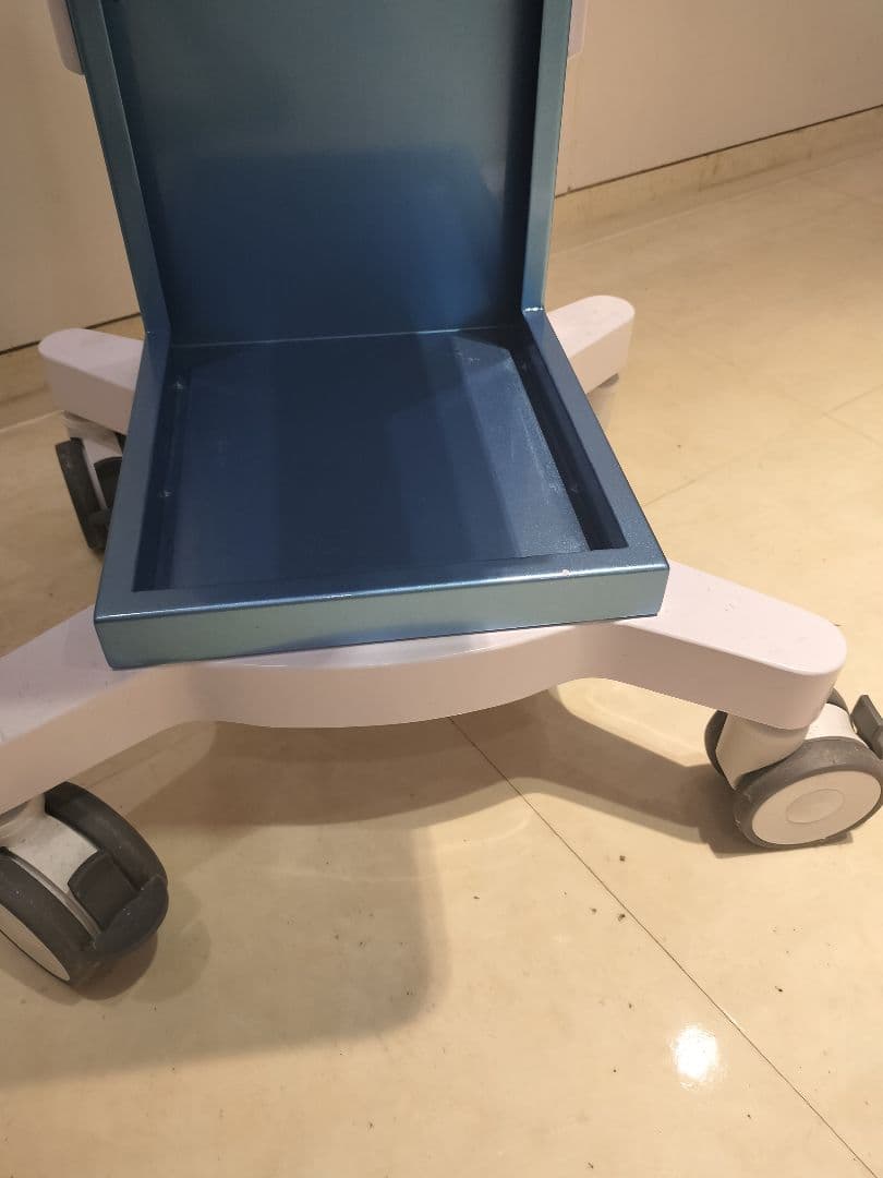 耐荷重40kg 超美品/スチール製のため頑丈】キャスター付きワゴン