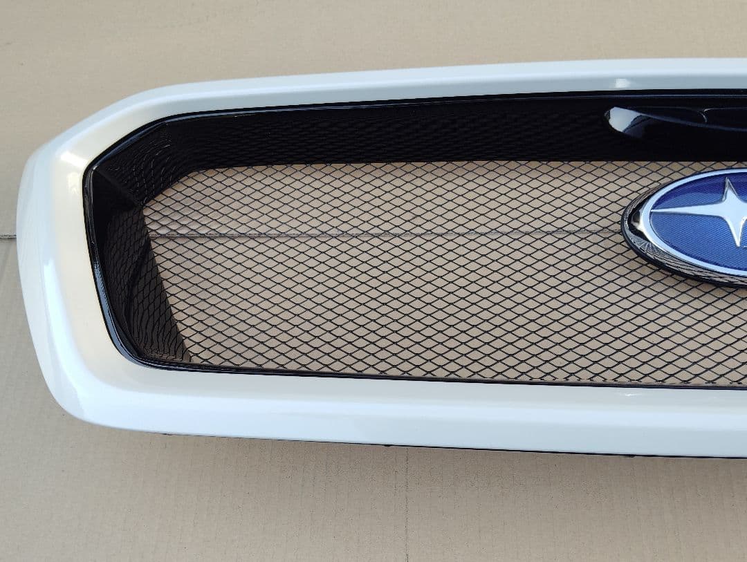 スバル　レヴォーグVM系前期型フロントグリル