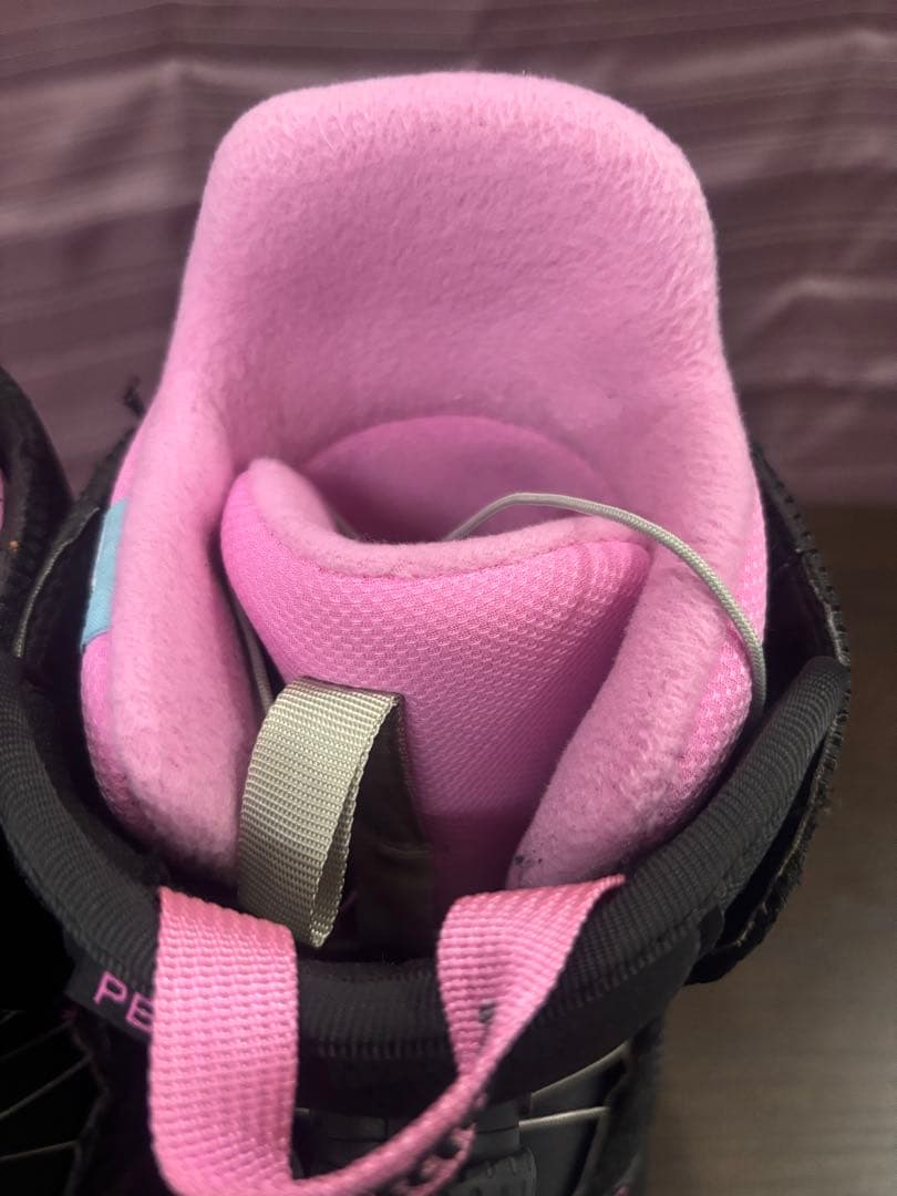 BURTON PEACH スノーボードブーツ 女性用　24センチ