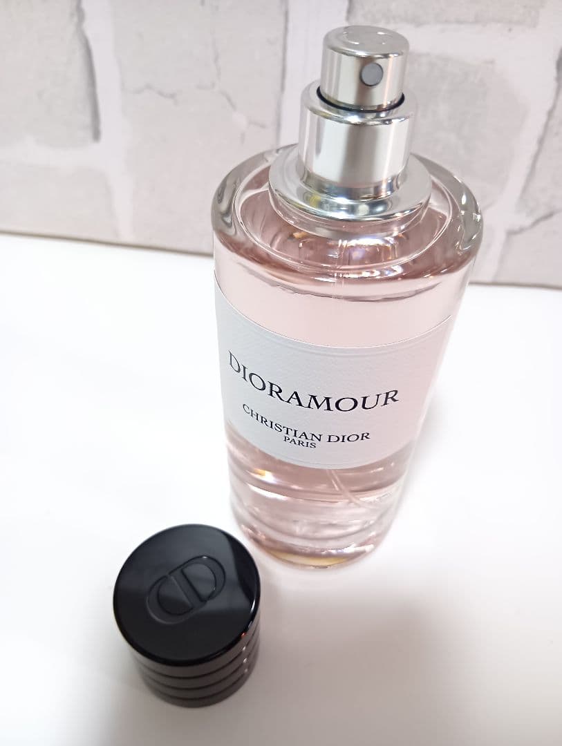 香水 dior　メゾンクリスチャンディオール　ディオラムール オードゥパルファン