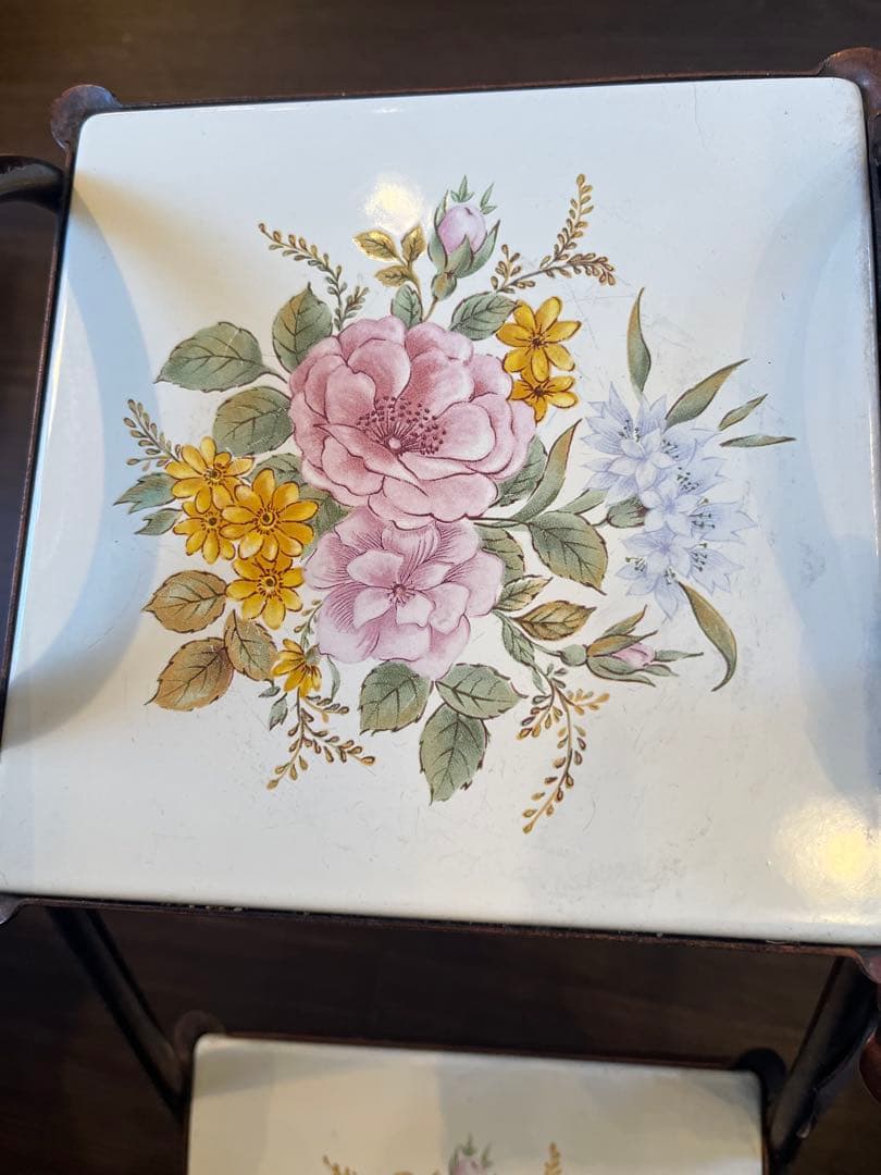 飾り台　２個セット　高さ24㌢横38㌢縦20.5センチ