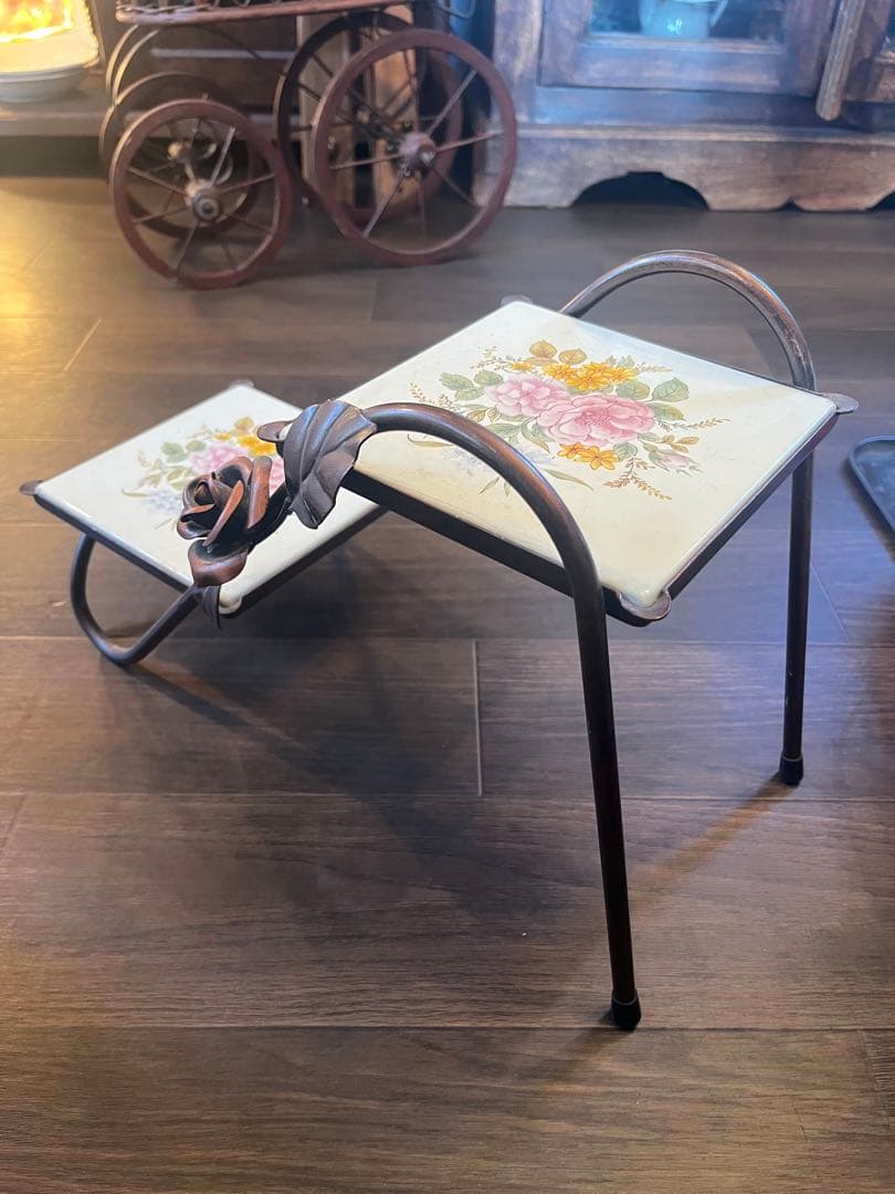 飾り台　２個セット　高さ24㌢横38㌢縦20.5センチ