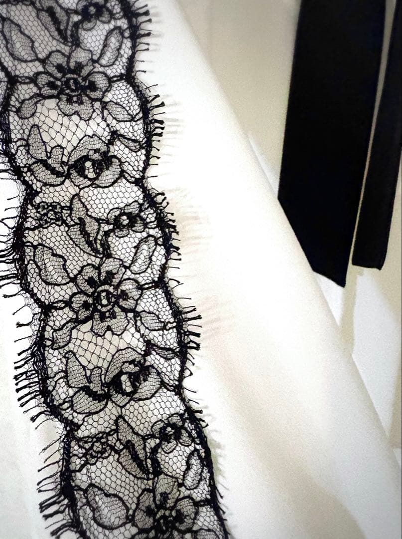 【新品タグ付】PINKY&DIANN レースコンビバイカラーリボンブラウス　完売