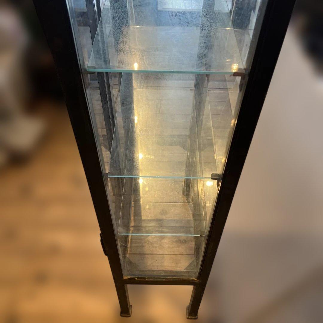 アンティーク　ガラスキャビネット　黒ケビント　医療棚　陳列ケース