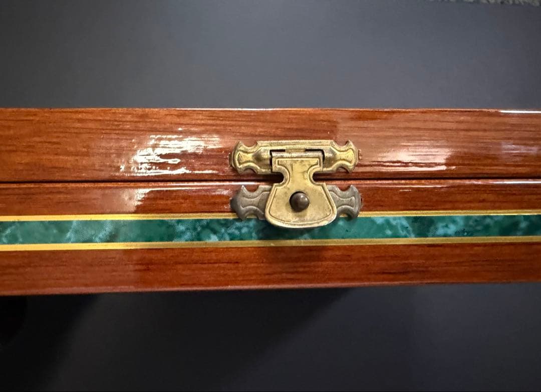 シャトーラギオール　ソムリエナイフ　箱付き　Chateau LAGUIOLE