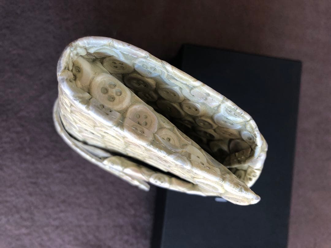 HIROKO HAYASHI ボタンデザイン 長財布