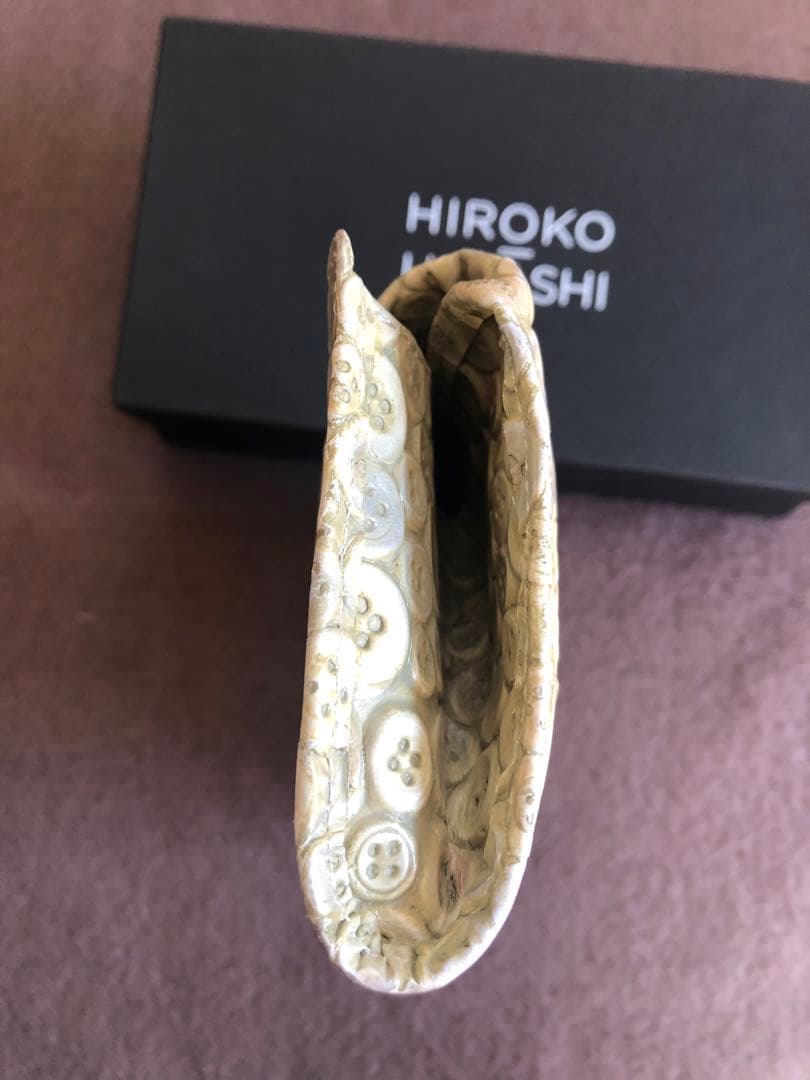 HIROKO HAYASHI ボタンデザイン 長財布