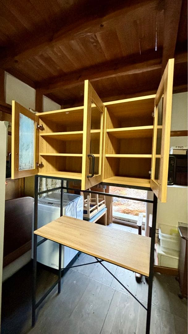 〈とても綺麗〉 食器棚 ごみ箱上ラック 木製 ガラス扉付き 大容量 完成品