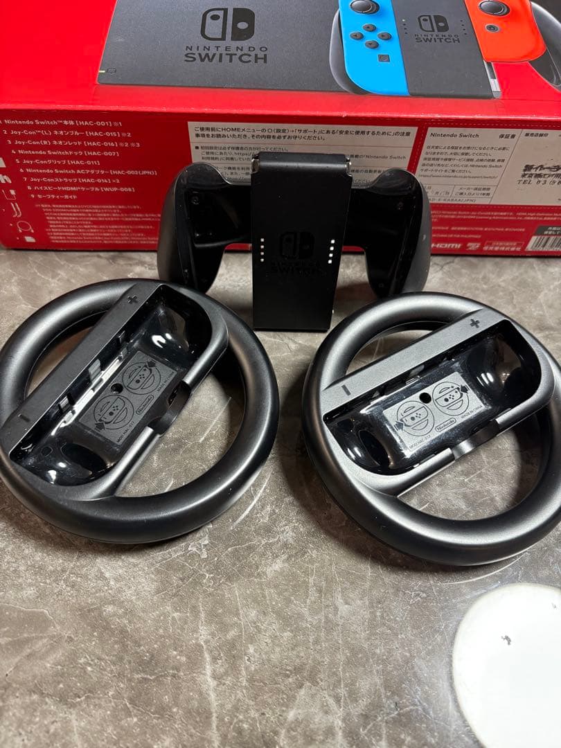 Nintendo Switch 本体 赤/青　Joy-Conハンドル　2個セット