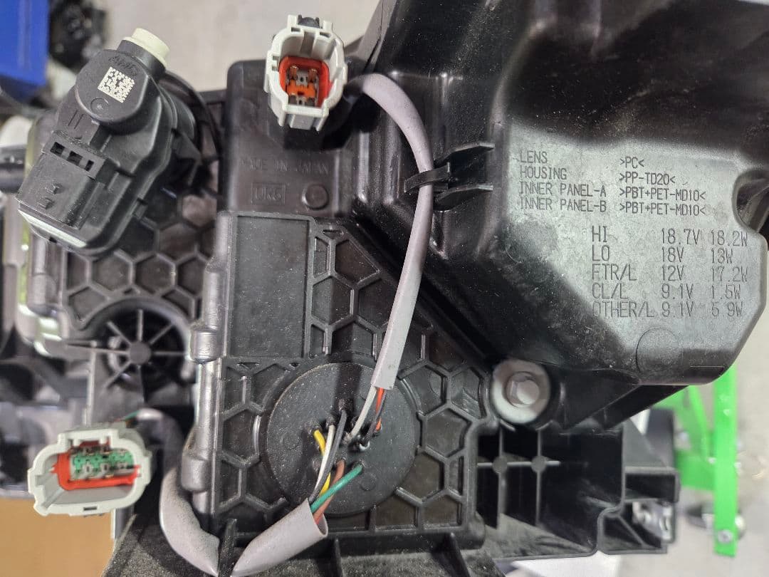 358さん専用 日産 E13 AURAニスモ 右側ヘットランプ