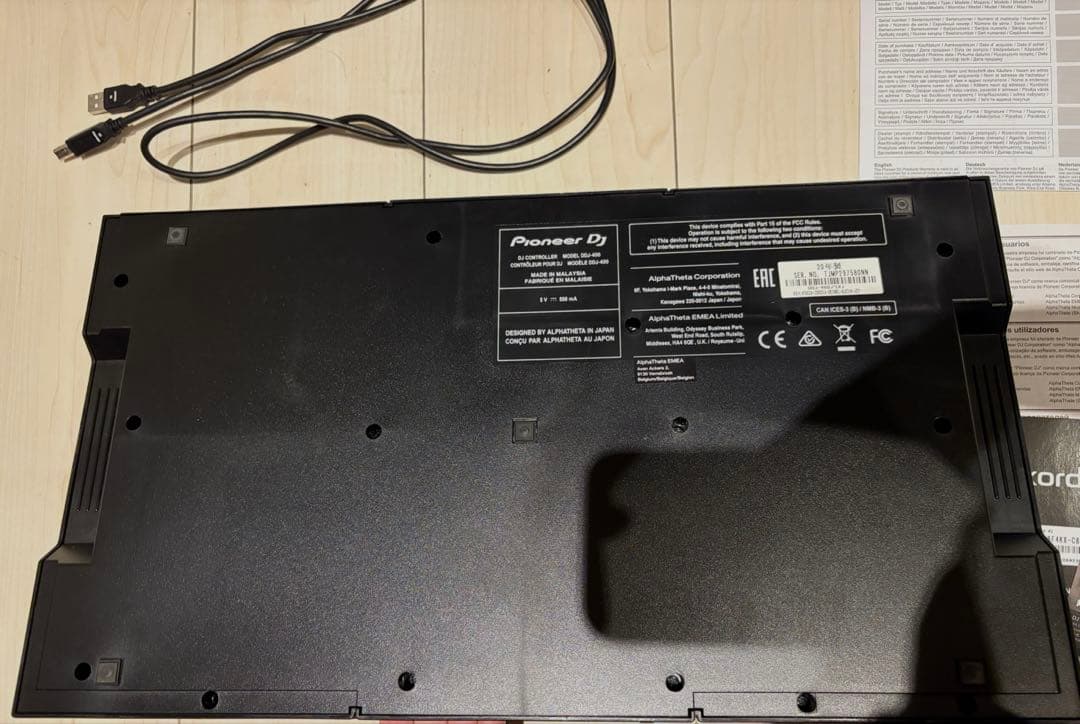 Pioneer DJ DDJ-400 コントローラーとスタンド