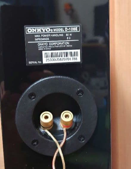 ONKYO. D-108E スタンド型スピーカー 黒ケーブル付き