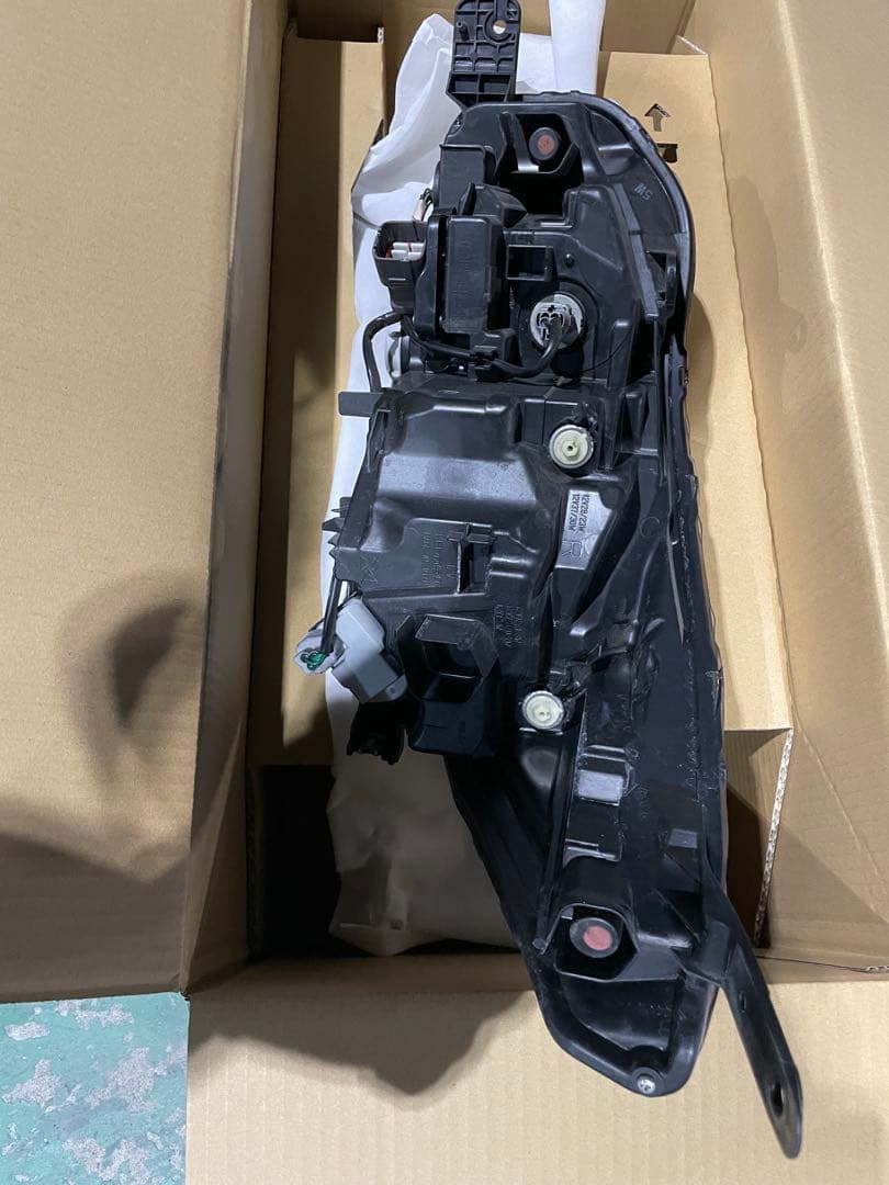 スバル　インプレッサ　GK7 ヘッドライト　右側