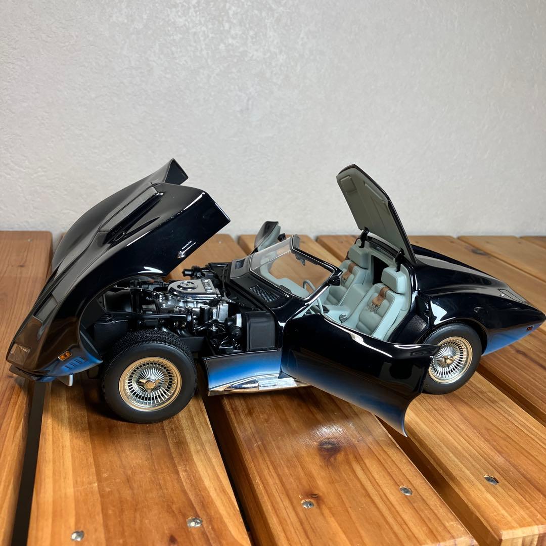 オートアート1/18 コルベット MANTA RAY'68 BLUE