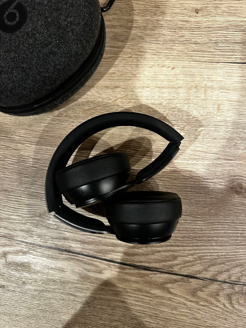 Beats Solo Pro Wireless ワイヤレスヘッドホン