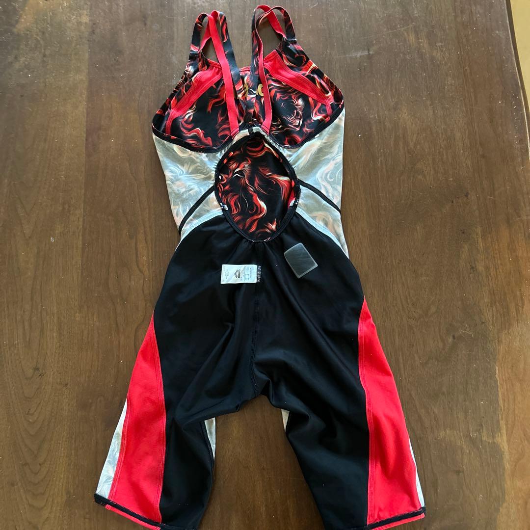 arena フレイム柄 スポーツ用水着