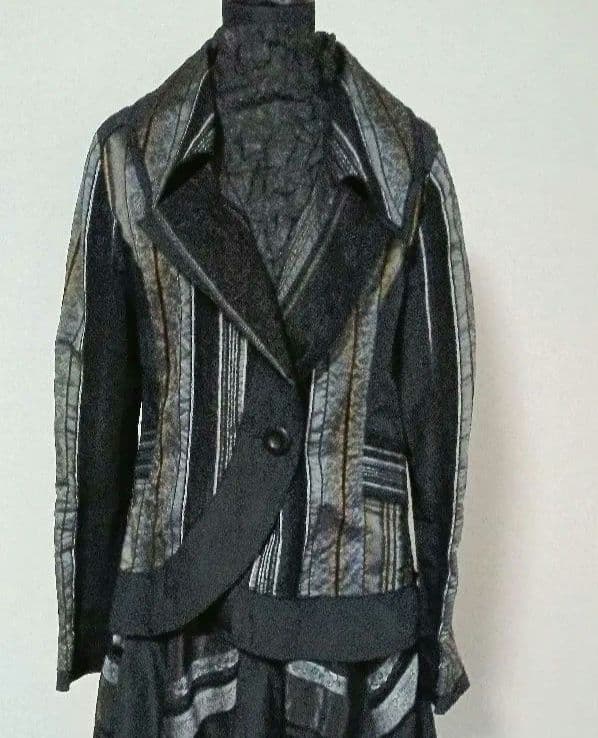 四点セット　エイココンドウ上着　ネロ　スカート　グレーのプリーツインナー　帽子