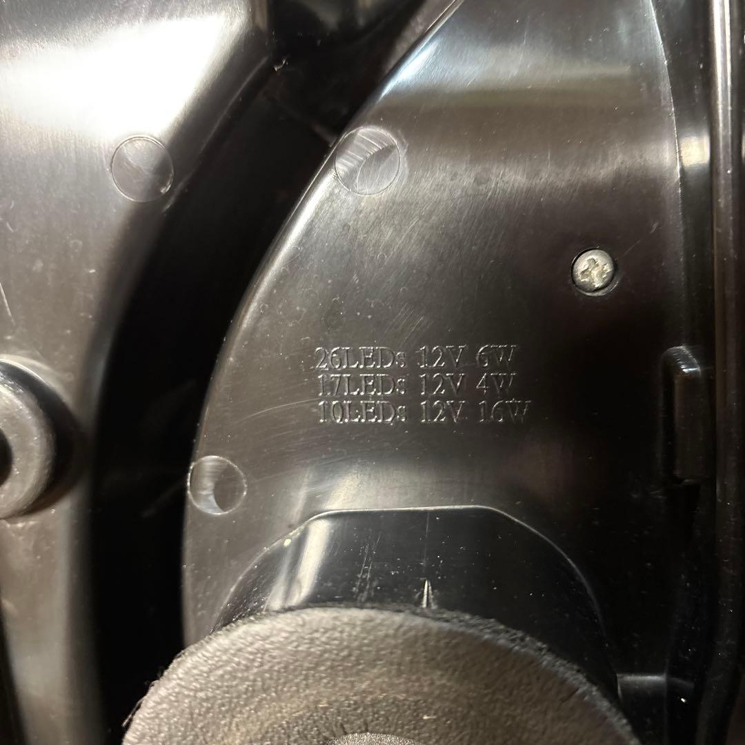 ハイエース 200系　テールランプ LED HELIOS ヘリオス　左右セット