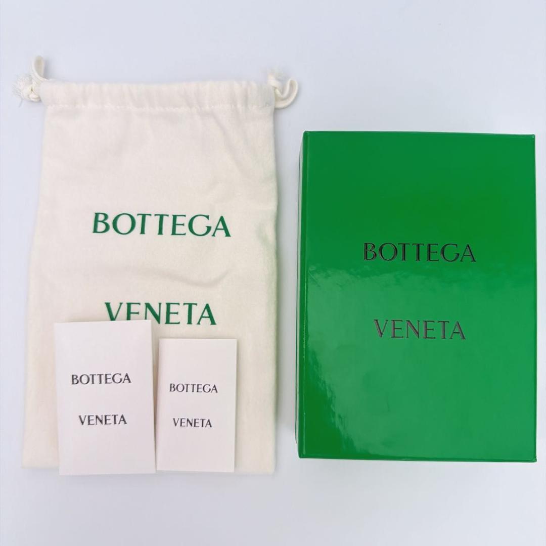 ボッテガヴェネタ イントレチャート 二つ折り財布 ピンク 749940 RFID