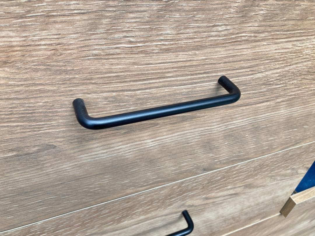 ヴィンテージ調ステンレス天板のキッチンカウンター