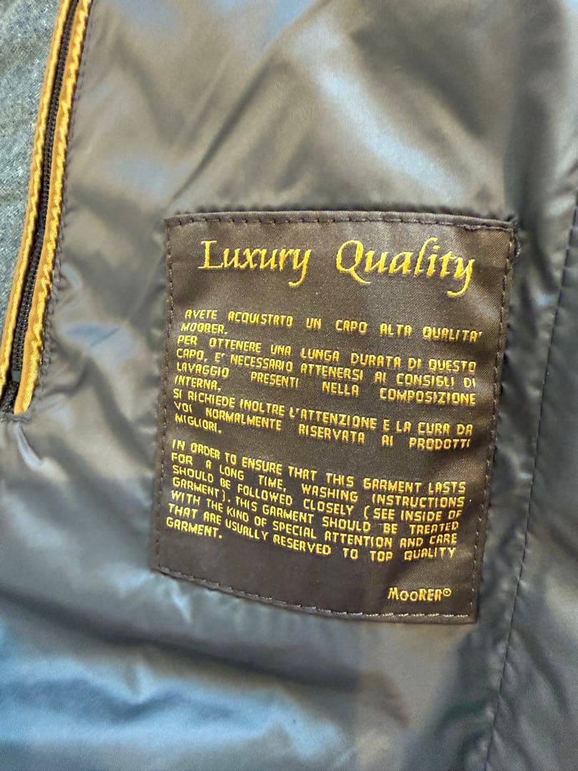 ムーレー　MOORER ダウンベスト