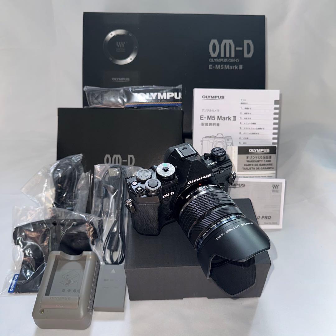 オリンパスOM-D E-M5 Mark III + 12-45mm F4 PRO