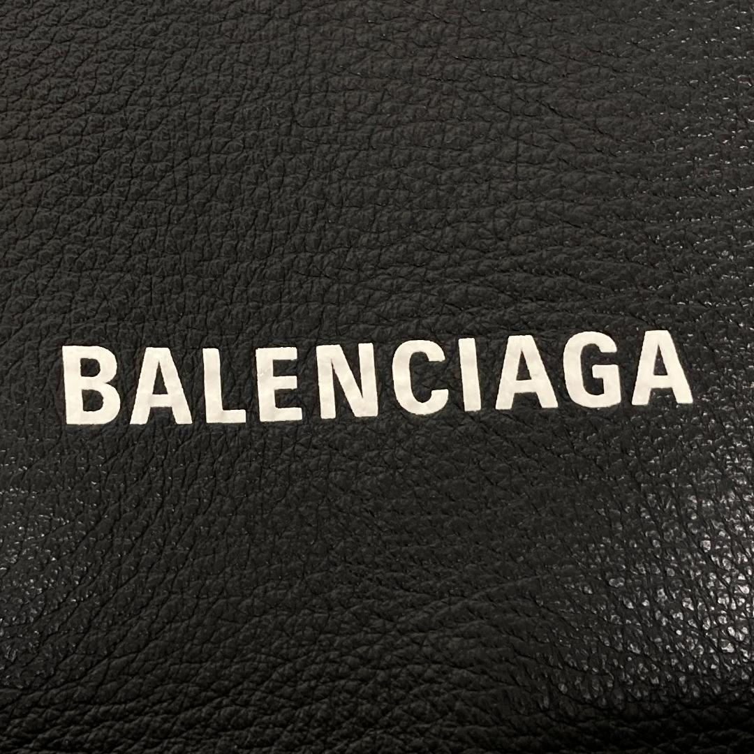バレンシアガ エブリデイ バックパック リュック レザー シボ革 黒 ロゴ
