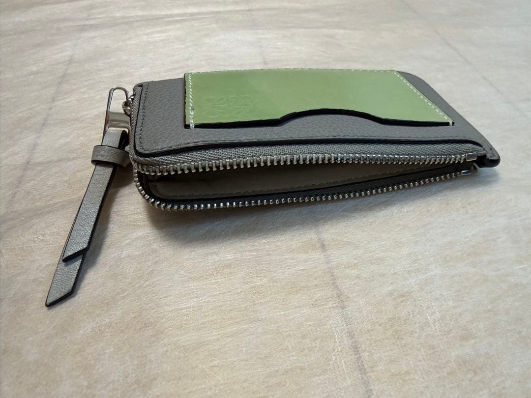 LOEWE カードホルダー　パールグレー／ライトペールグリーン
