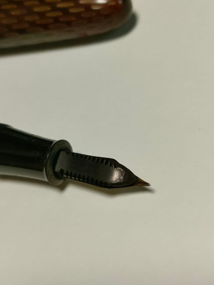 《*え様 四菱　万年筆　14KT 鎌倉彫　ペン先14金　R14K