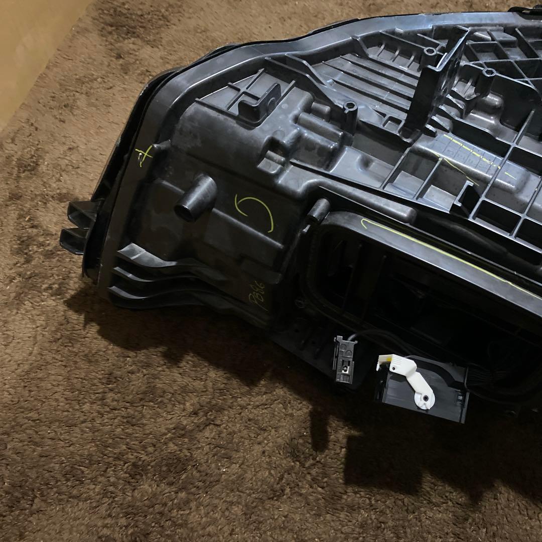 メルセデスベンツ　Ａクラスヘッドライト左