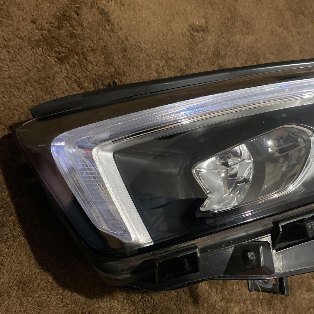 メルセデスベンツ　Ａクラスヘッドライト左