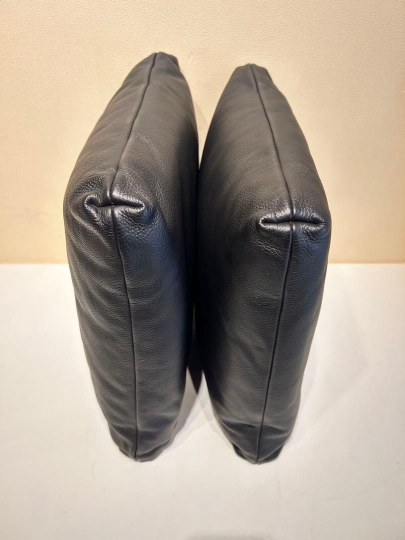 388　arflex　MIO　クッション　HRO　牛革　40×40　展示品