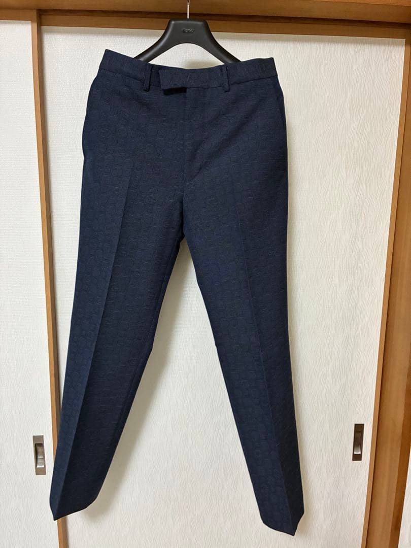 GUCCI ダークブルー ダブルブレストスーツ　44