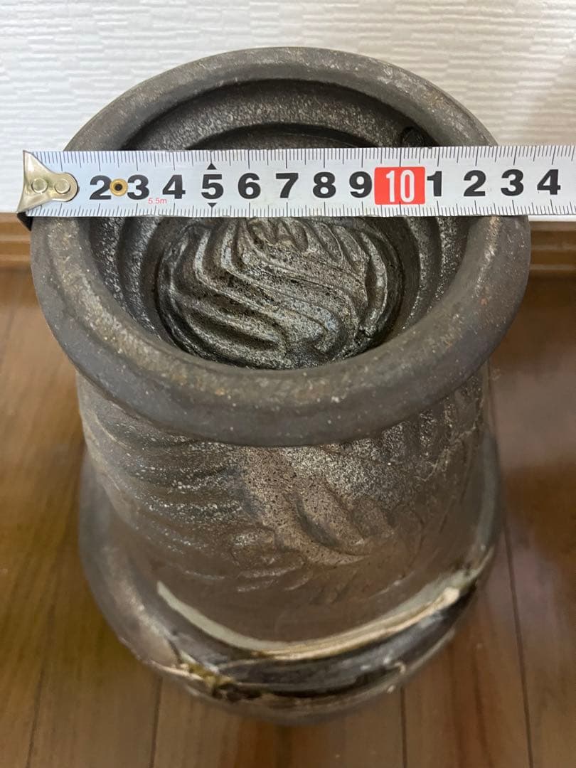 ダークブラウン 陶器 花瓶 彫刻模様