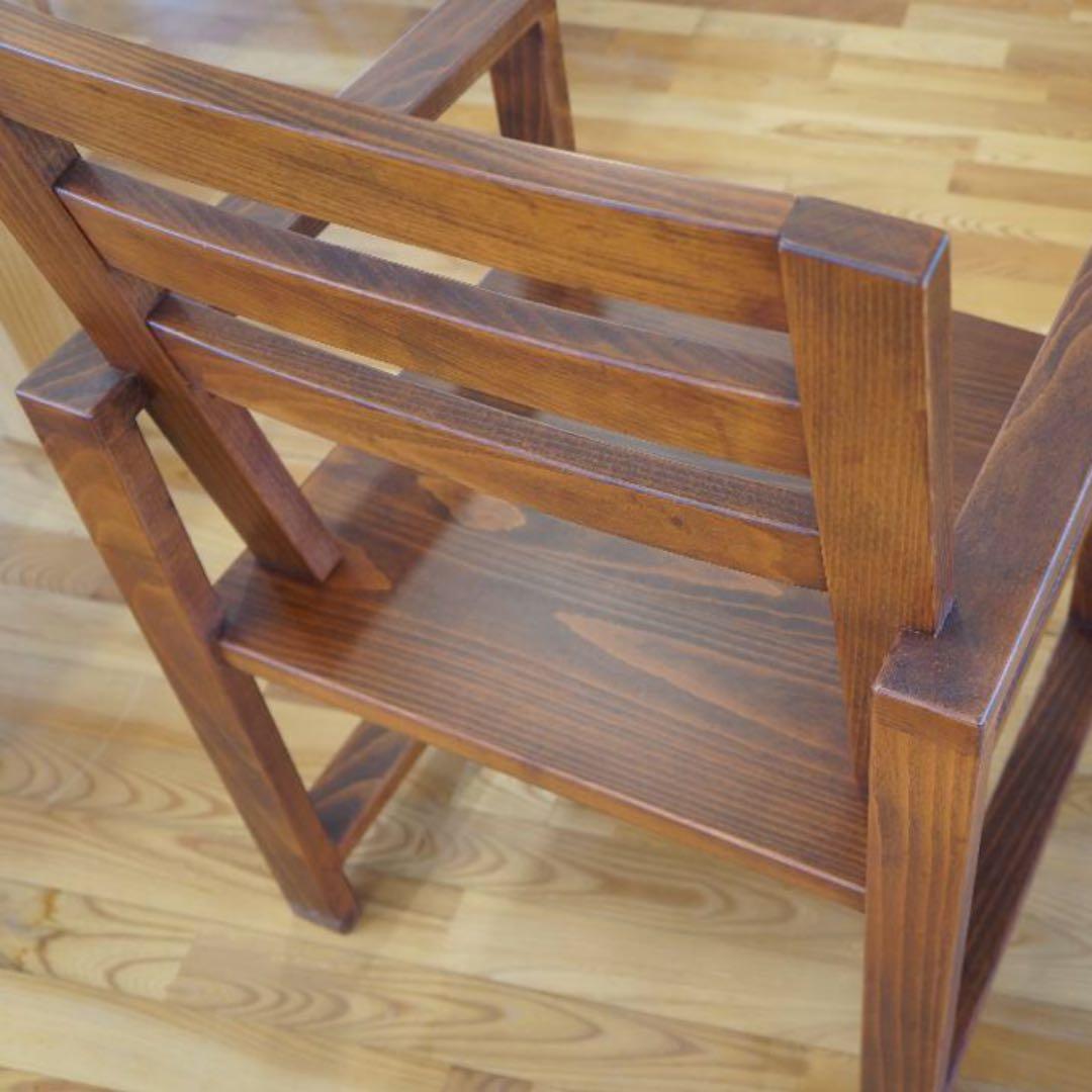 値下げしました！！。木製手掛け付き椅子