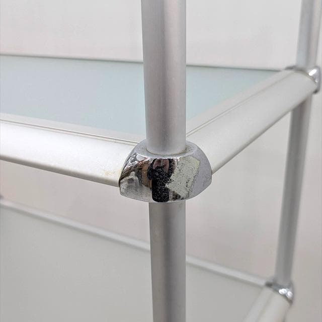 guzziniヘルシンキハイシェルフ（キャスター付き）