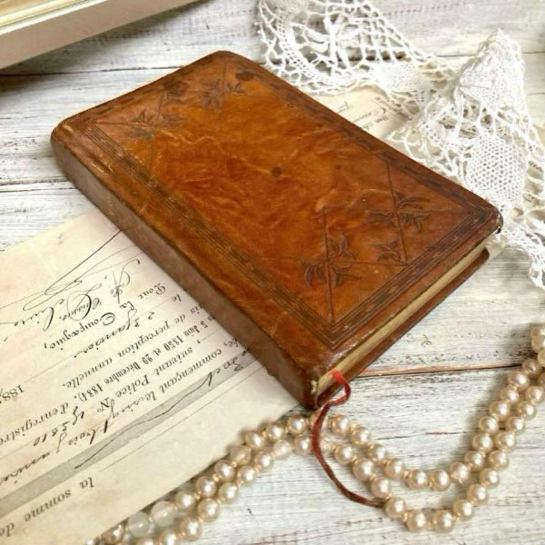 フランスアンティーク雑貨　ノートルダム革張り典礼書　ミゼル祈祷書聖書　ルルド聖母