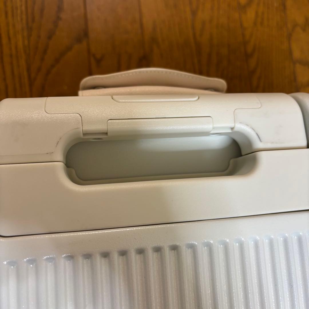 【るるれれろ】B4U スーツケース　Mサイズ　ホワイト