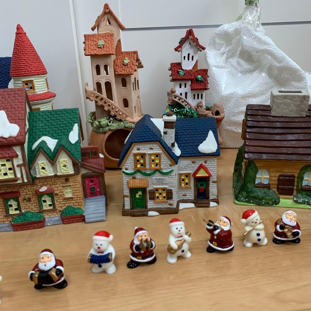 ミニチュアハウスクリスマスディスプレー　陶器のお家　雪の粉付き