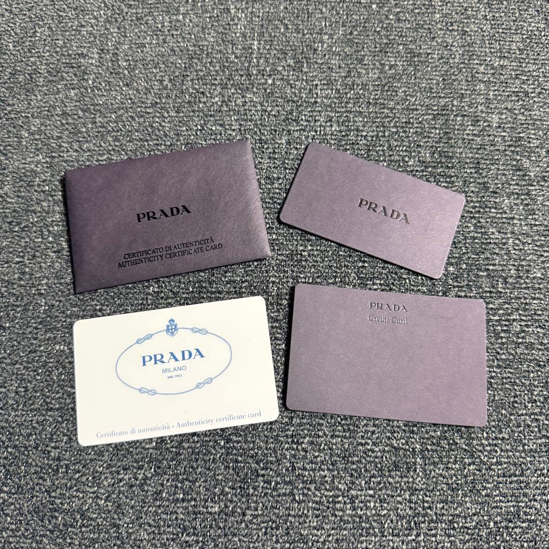 PRADA サフィアーノ長財布