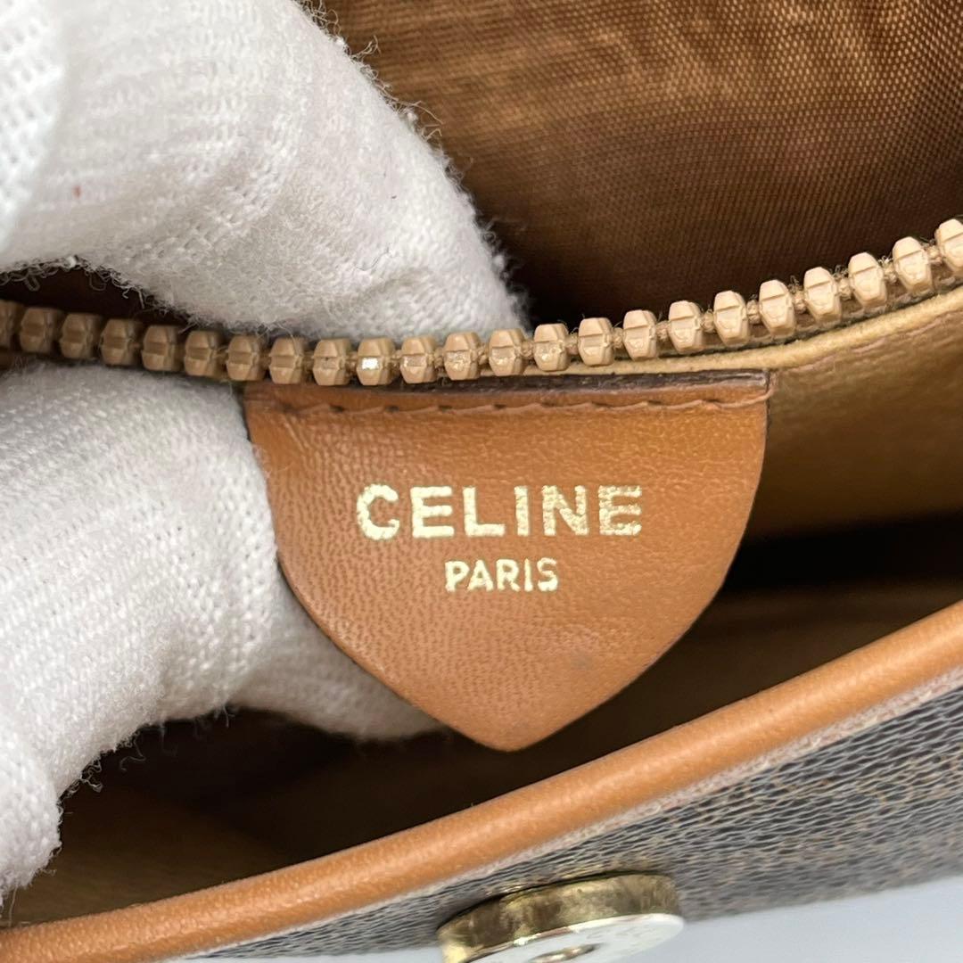 CELINE ショルダーバッグ 斜めがけ マカダム柄 トリオンフ タッセル