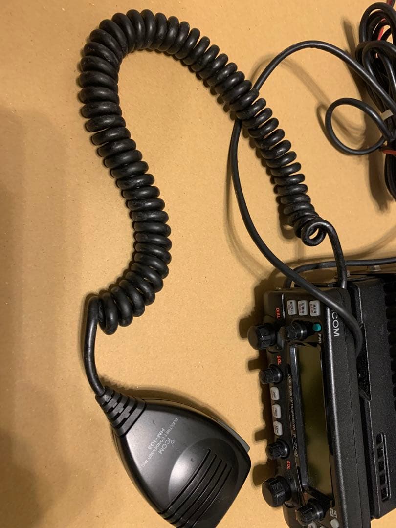 IC-2720 トランシーバー