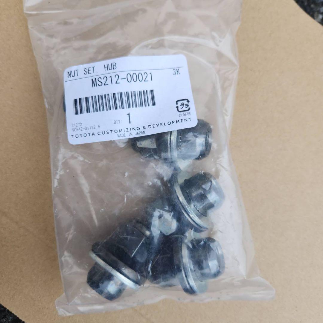 ④トヨタ アルファード ヴェルファイア 40系、20インチホイール TRD