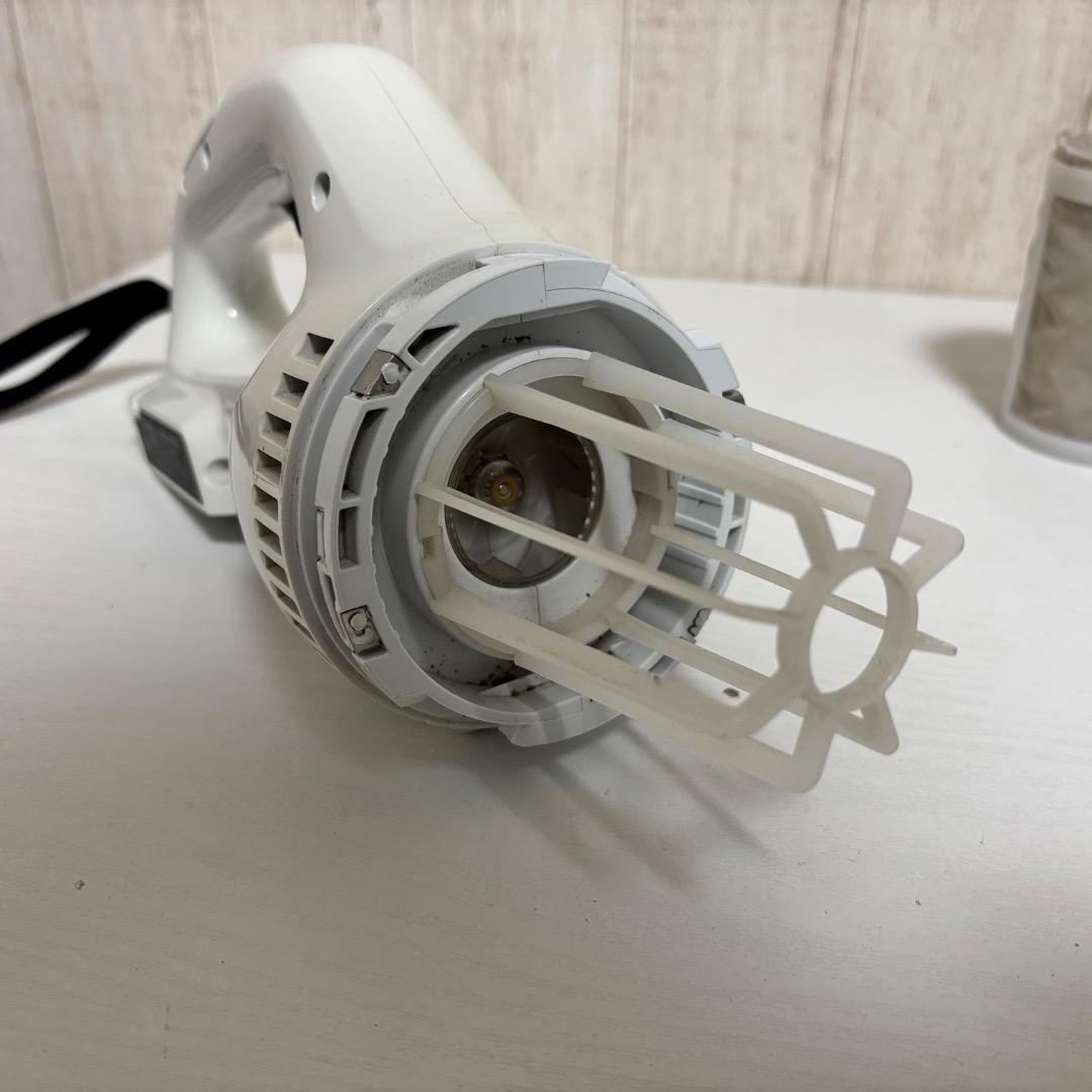 早い者勝ち‼️マキタ　充電式クリーナー MCL143D バッテリー、充電器付