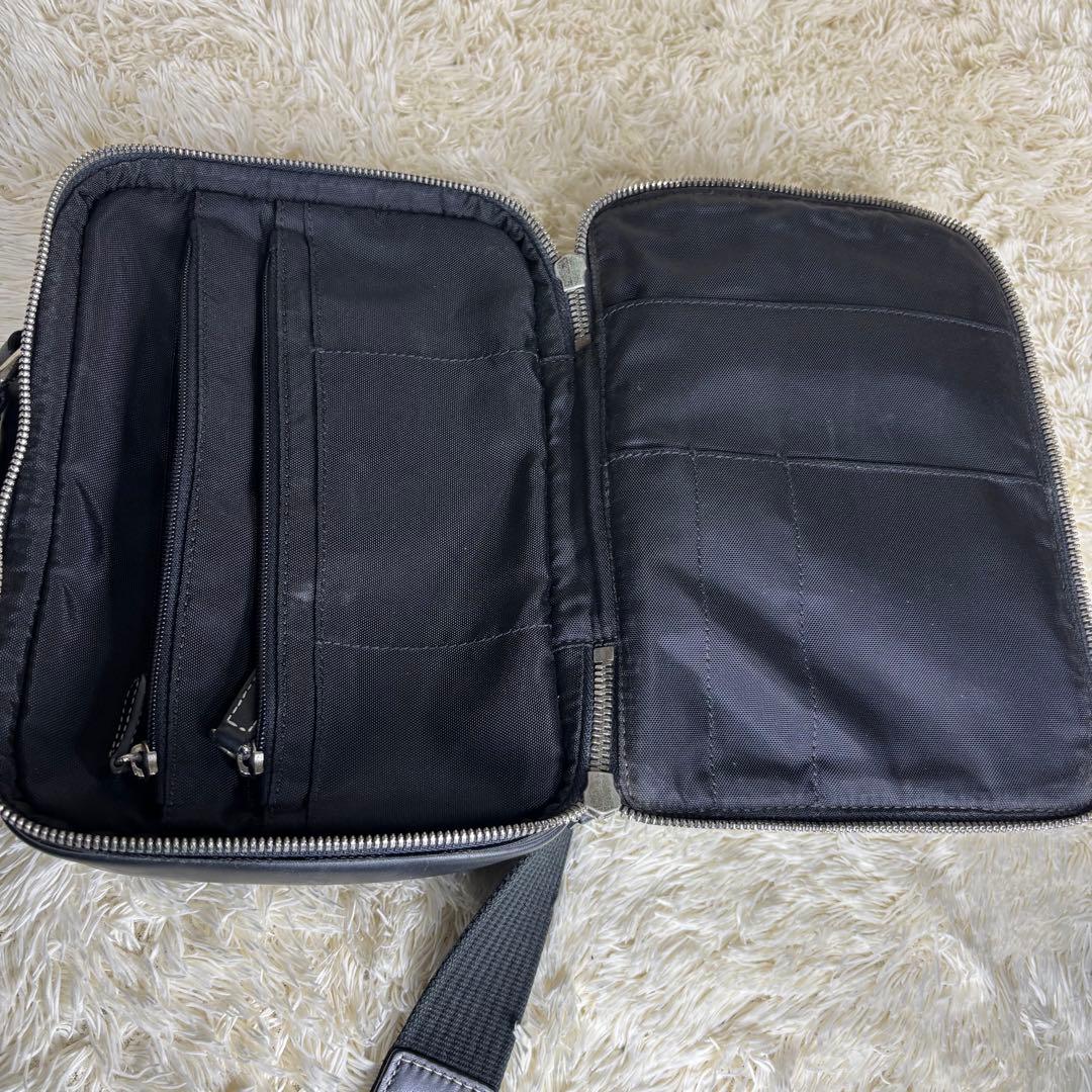 【美品】COACH　シグネチャー　ショルダーバッグ　斜め掛け　ブラック　4270